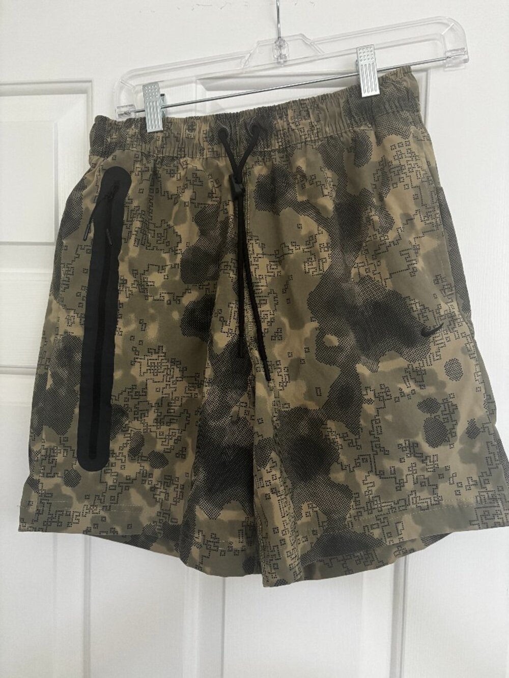 Mens Nike Tech Woven Shorts (Camo Print)
